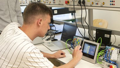 Highly modern technology for practice-based teaching