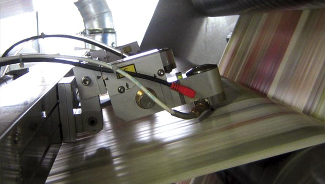 Rotative Falzklebung am laufenden Band