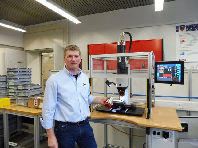 Intelligente Antriebe revolutionieren Niettechnologie